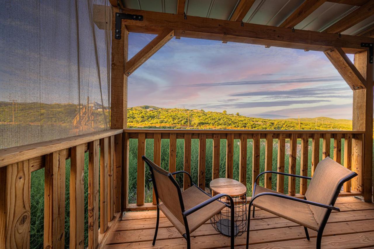 -Pet Friendly- Miners Cabin #5 -Two Double Beds - Private Balcony Tombstone Exterior foto