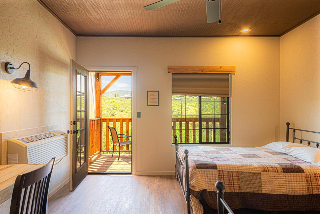 -Pet Friendly- Miners Cabin #5 -Two Double Beds - Private Balcony Tombstone Exterior foto